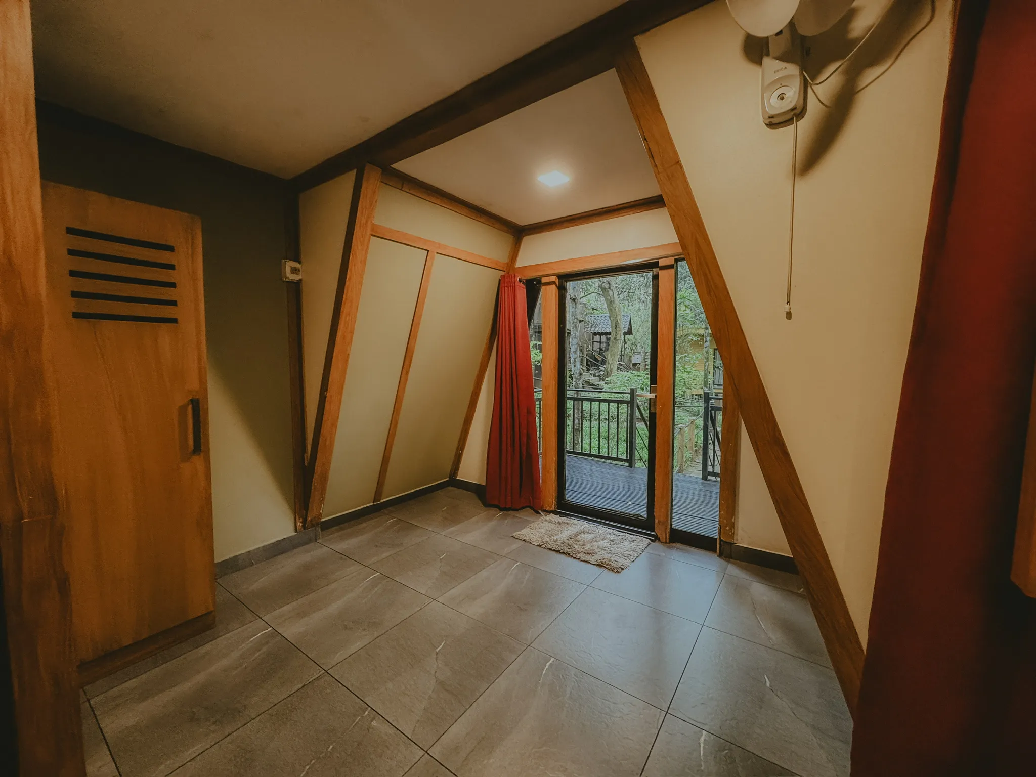 Romantic Hut