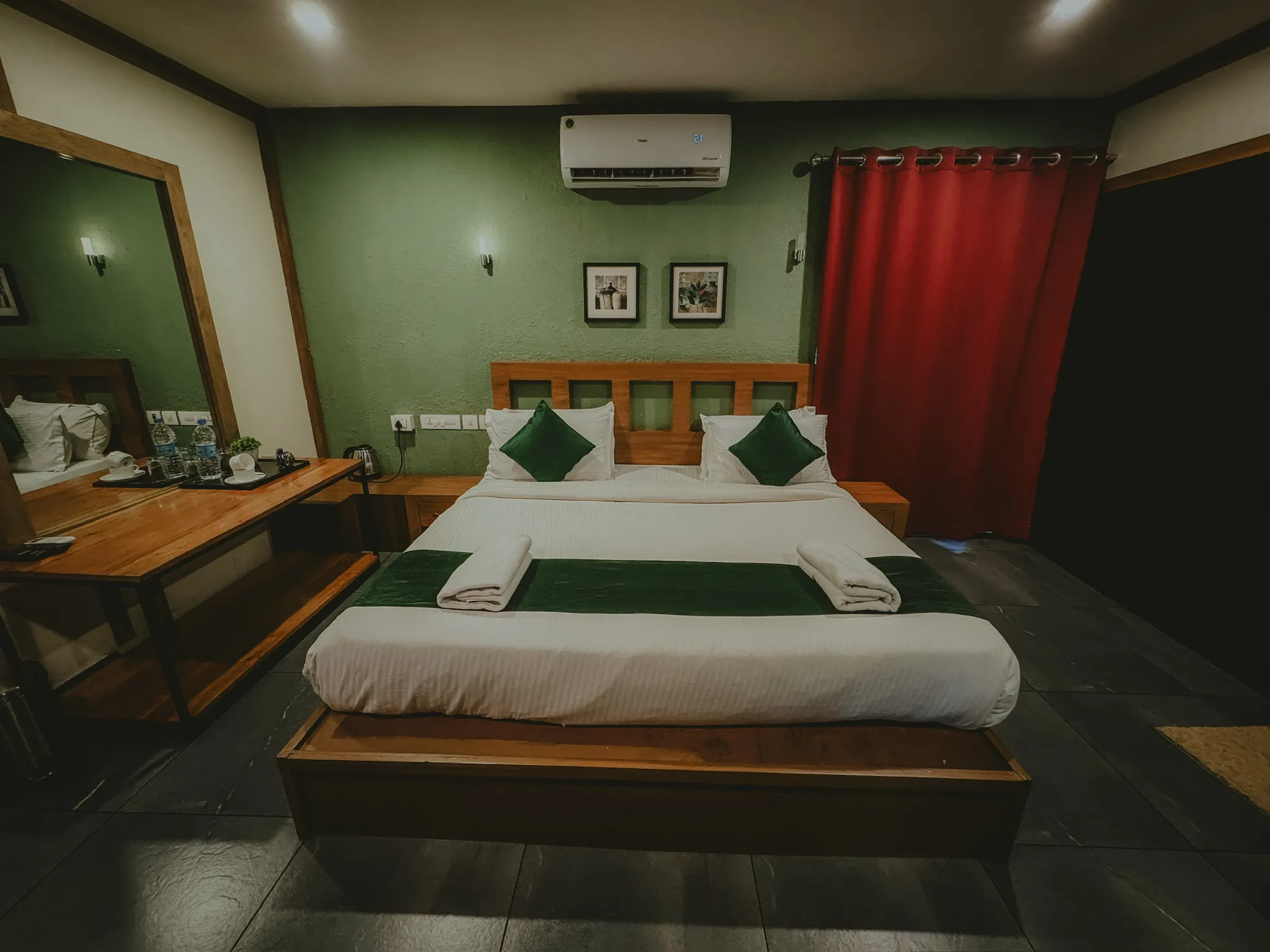 Romantic Hut